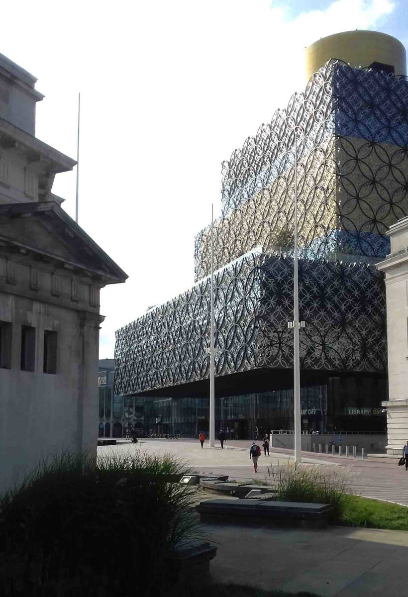 ImagesBrum/Birmingham_Broad_Street_Remembrance_Memorial_Library_of_Birmingham.jpg