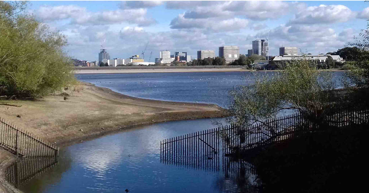 ImagesBrum/Birmingham_Canal_Edgbaston_Reservoir_Stream_Filling_Up.jpg
