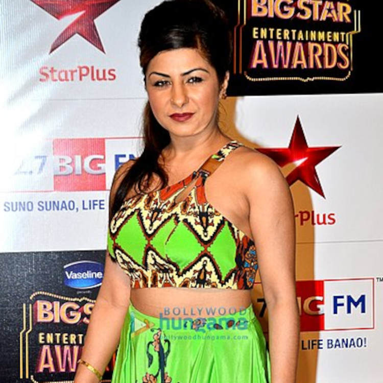 Images_Music/WC_Music_10_Hip_Hop_Bollywood_Hungama_Hard_Kaur_2014.jpg