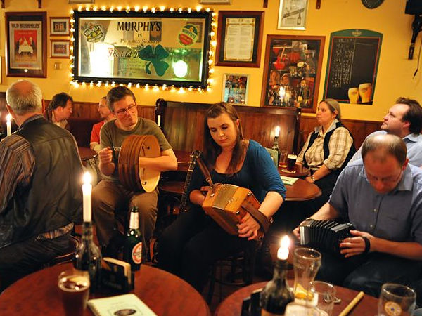 Images_Music/WC_Music_2_Folk_Irish_Hinnerk_R_Irish_Folk_Session_The_Old_Dubliner_Hamburg.jpg