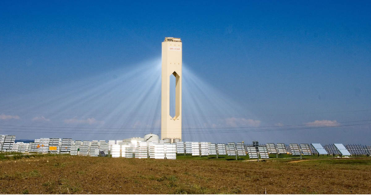 images_intro/WC_afloresm_PS10_solar_power_tower_2.jpg