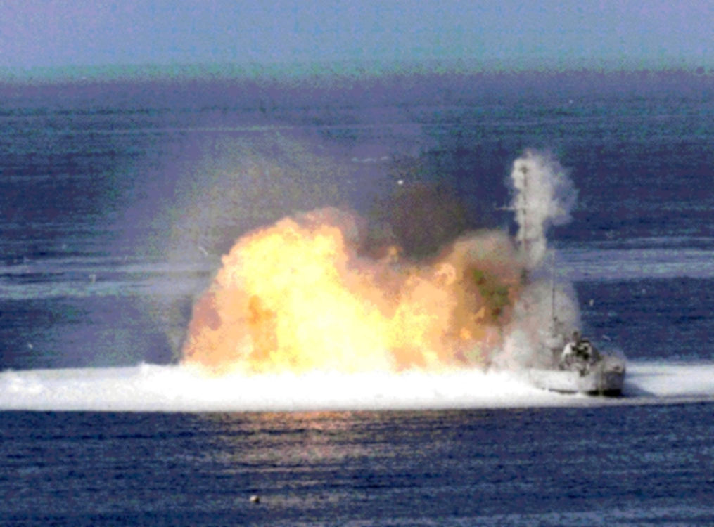images_my_ideas_15/15_WC_US_Navy_USS_McNulty_Sunk_As_Target_By_Fuel_Air_Munition.jpg
