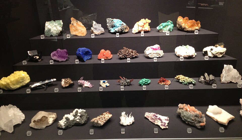 images_my_ideas_16-4/16_WC_Yinan_Chen_Gfp_display_case_of_minerals.jpg