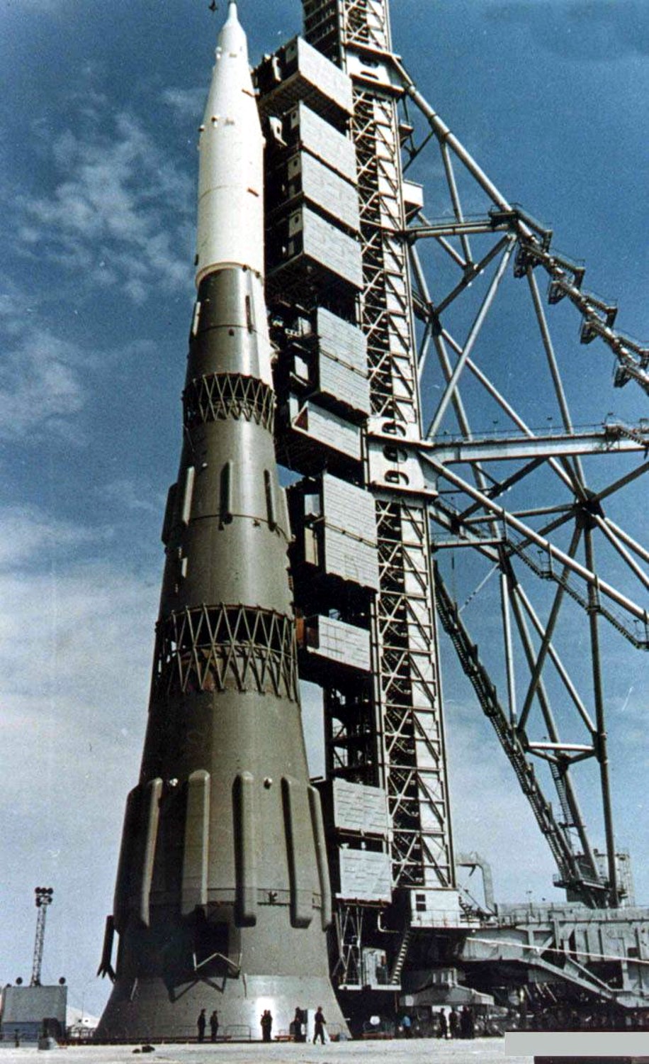 images_my_ideas_16-5/16_WC_N1_1M1_mockup_on_launch_pad_Baikonur_1967.jpg