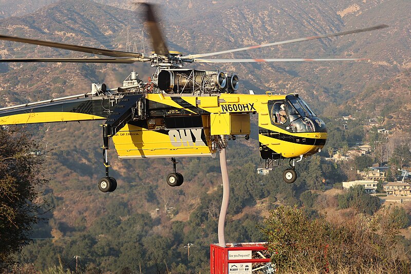 images_my_ideas_19/19_WC_CAL_FIRE_Official_Eaton_Fire_54260280171_Skycrane.jpg