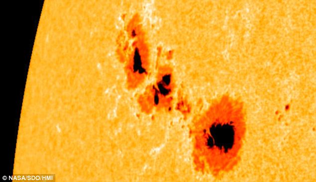 images_my_ideas_22/22_WC_NASA_Sunspots_1302_Sep_2011.jpg