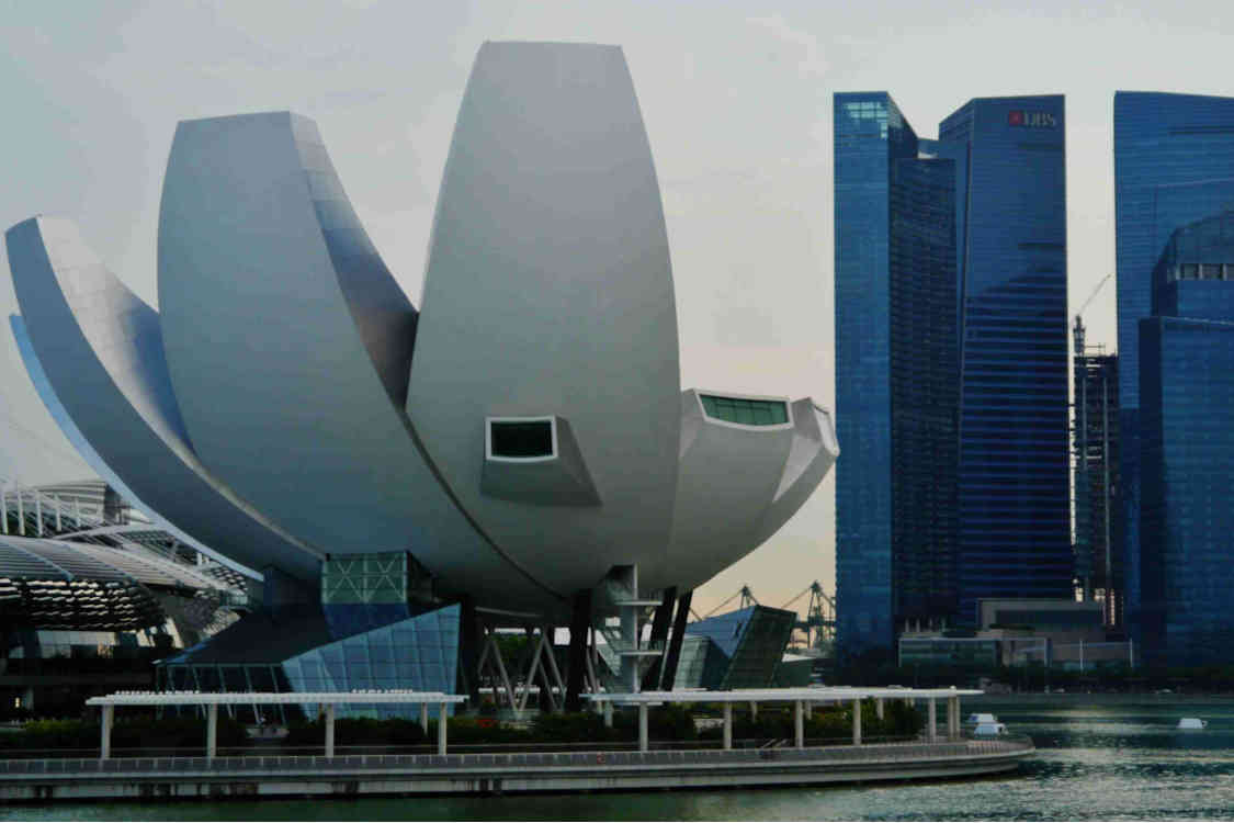 images_my_ideas_29/29_WC_Zairon_Singapore_Art_Science_Centre_Marina_Bay_Financial_District.jpg