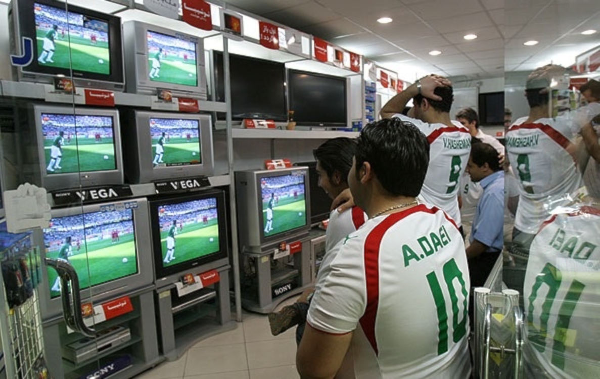 images_my_ideas_9/9_WC_Satyar_Emami_Iran_vs_Mexico_Football_Match_Live_Tehran.jpg
